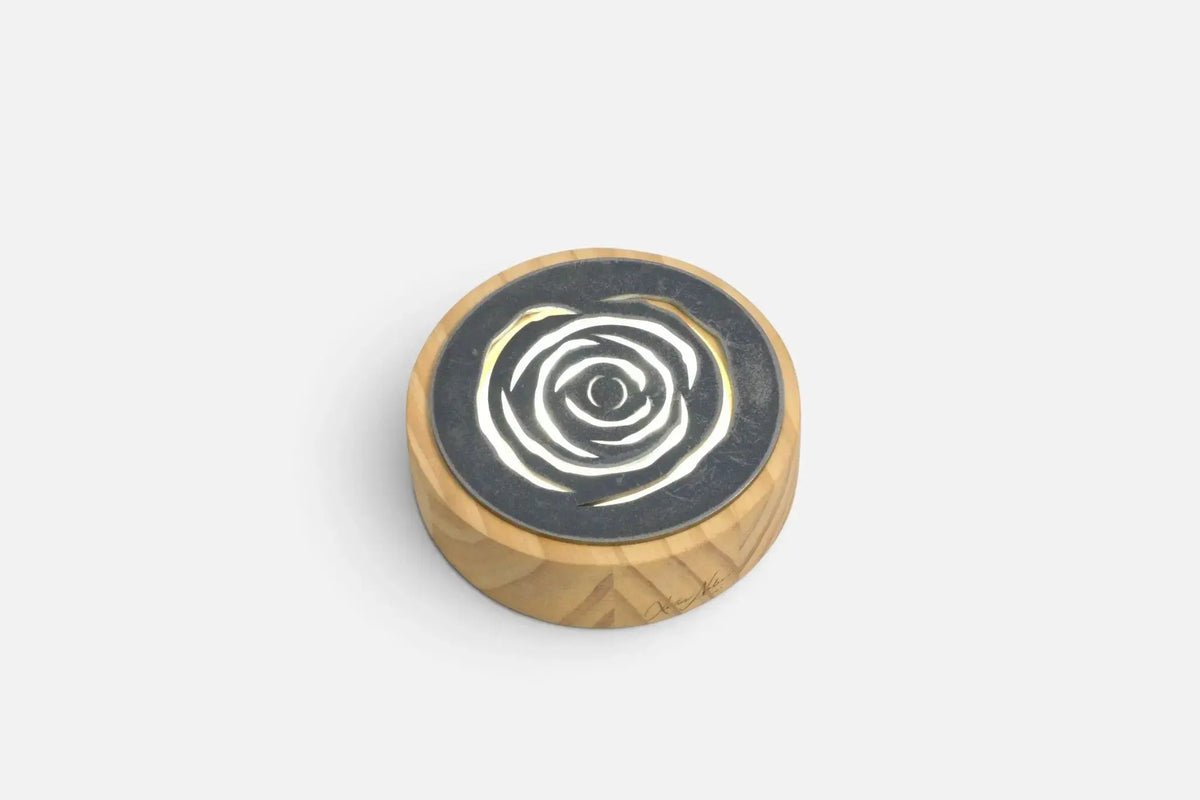 #Essence_pin
#Motif_rose